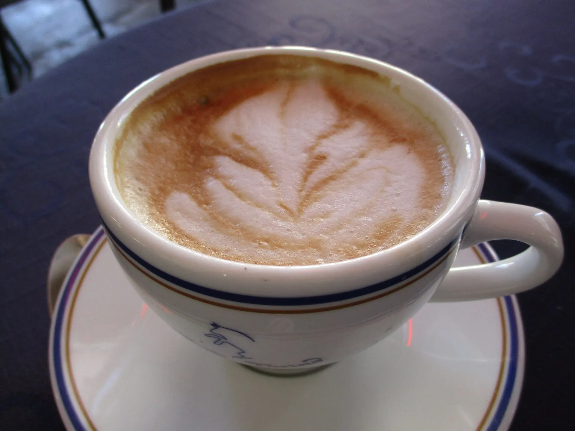 Kaffeespezialität in einem Passauer Szenecafé